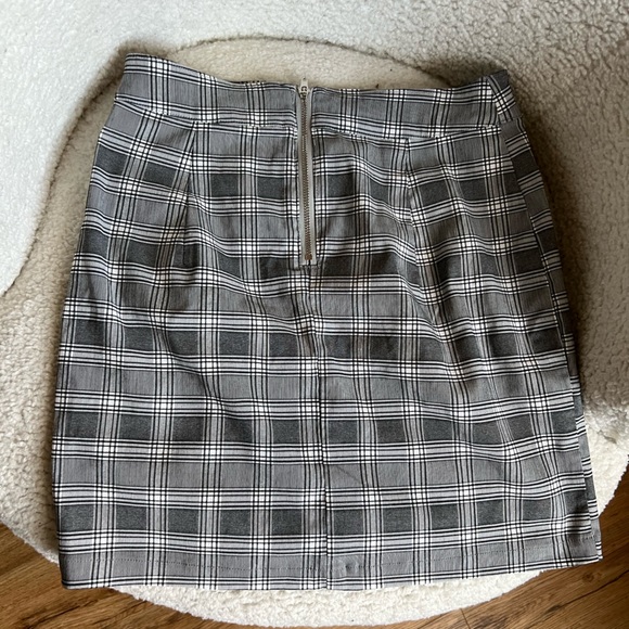 Garage Plaid Mini Skirt | PS - Picture 6 of 9